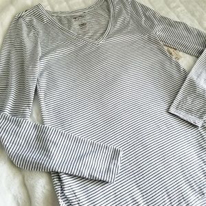 Arizona Jean's Co. Stripe V-Neck Shirt